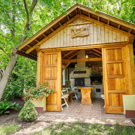 Julia By Interhome Dom wakacyjny Balatonfenyves